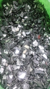 长期出售汽车内饰破碎料，汽车保险杠破碎料