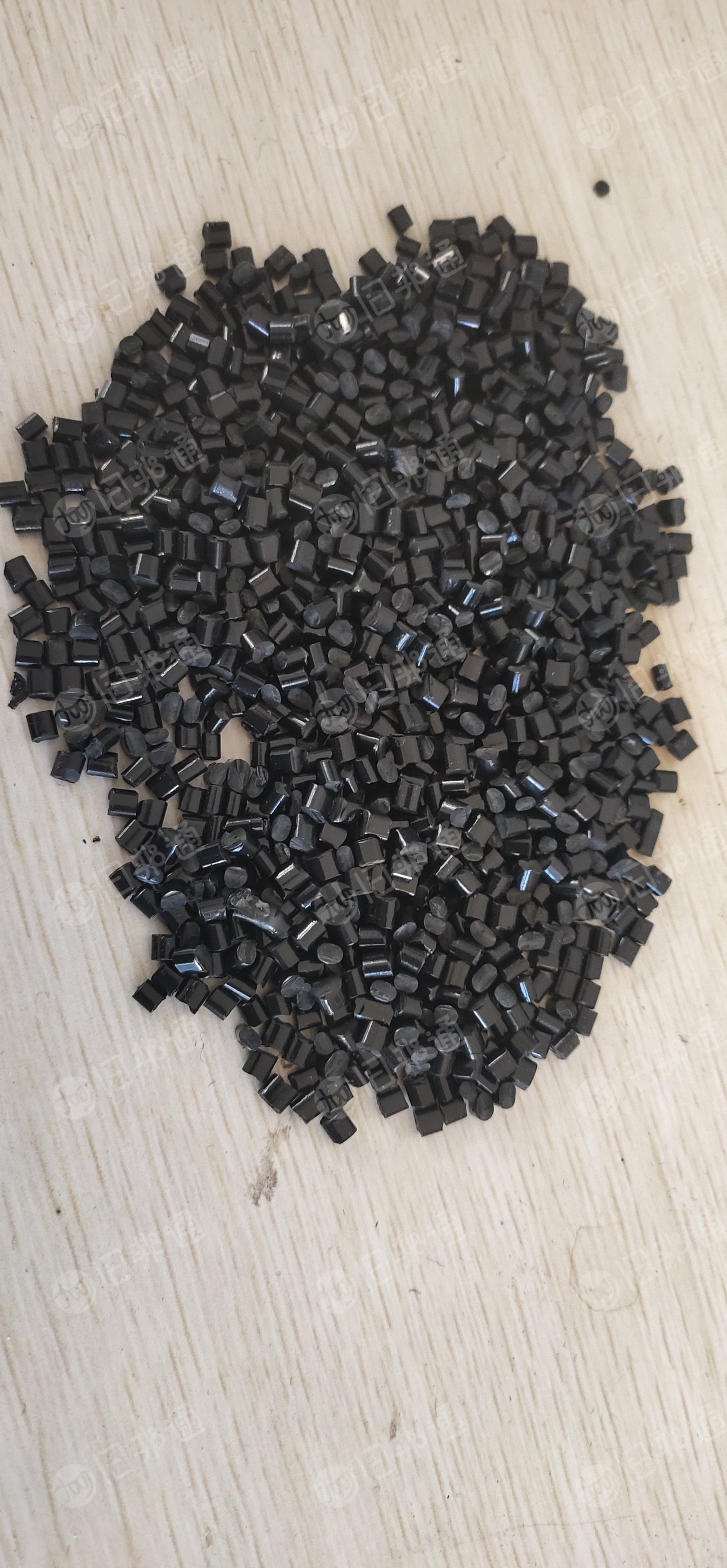出售pet颗粒,粘度在0.65,过200目网