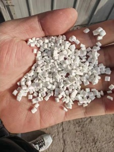 长期供应无纺布pp再生颗粒