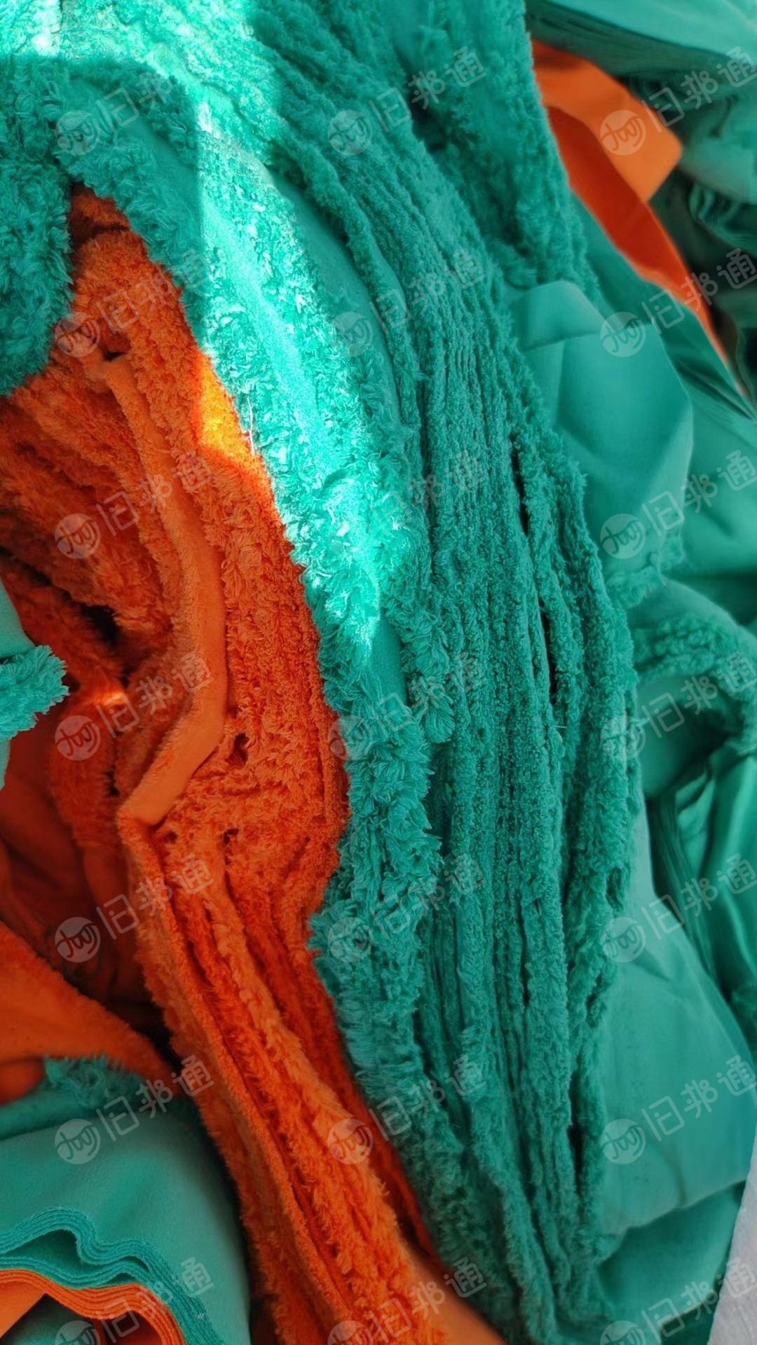 出售涤棉杂色布条十几吨，可以做的联系！