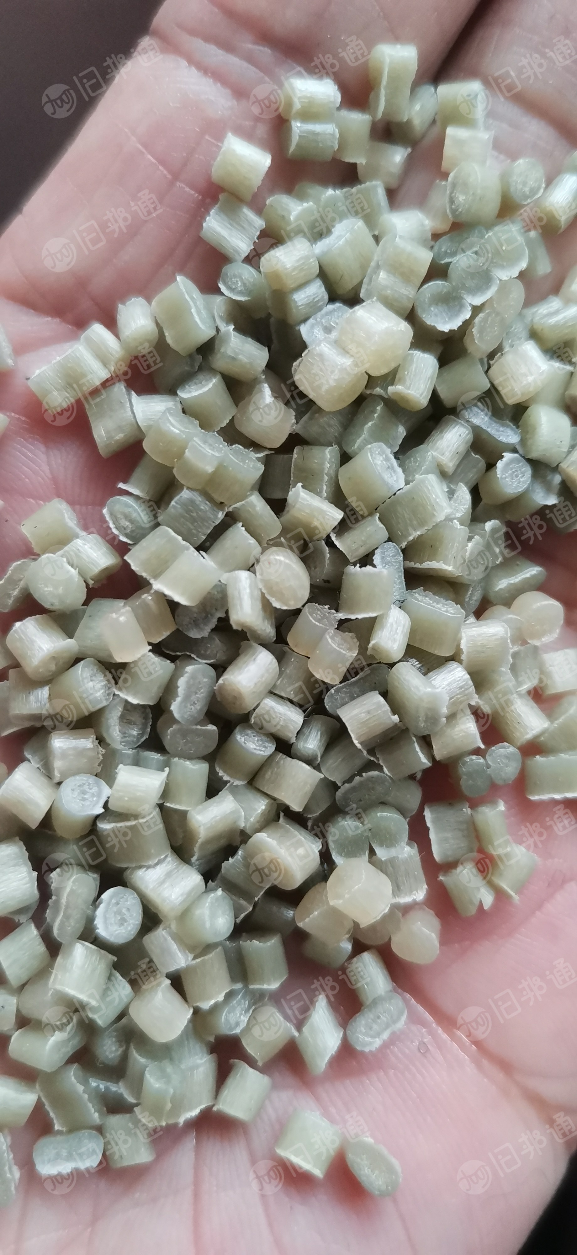 常年收购口杯水洗膜颗粒,淋膜,机头块,利乐切边颗粒