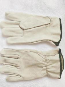 长期不限量收购库存处理真皮手套，库存超纤皮，超纤皮贝斯，各类皮革