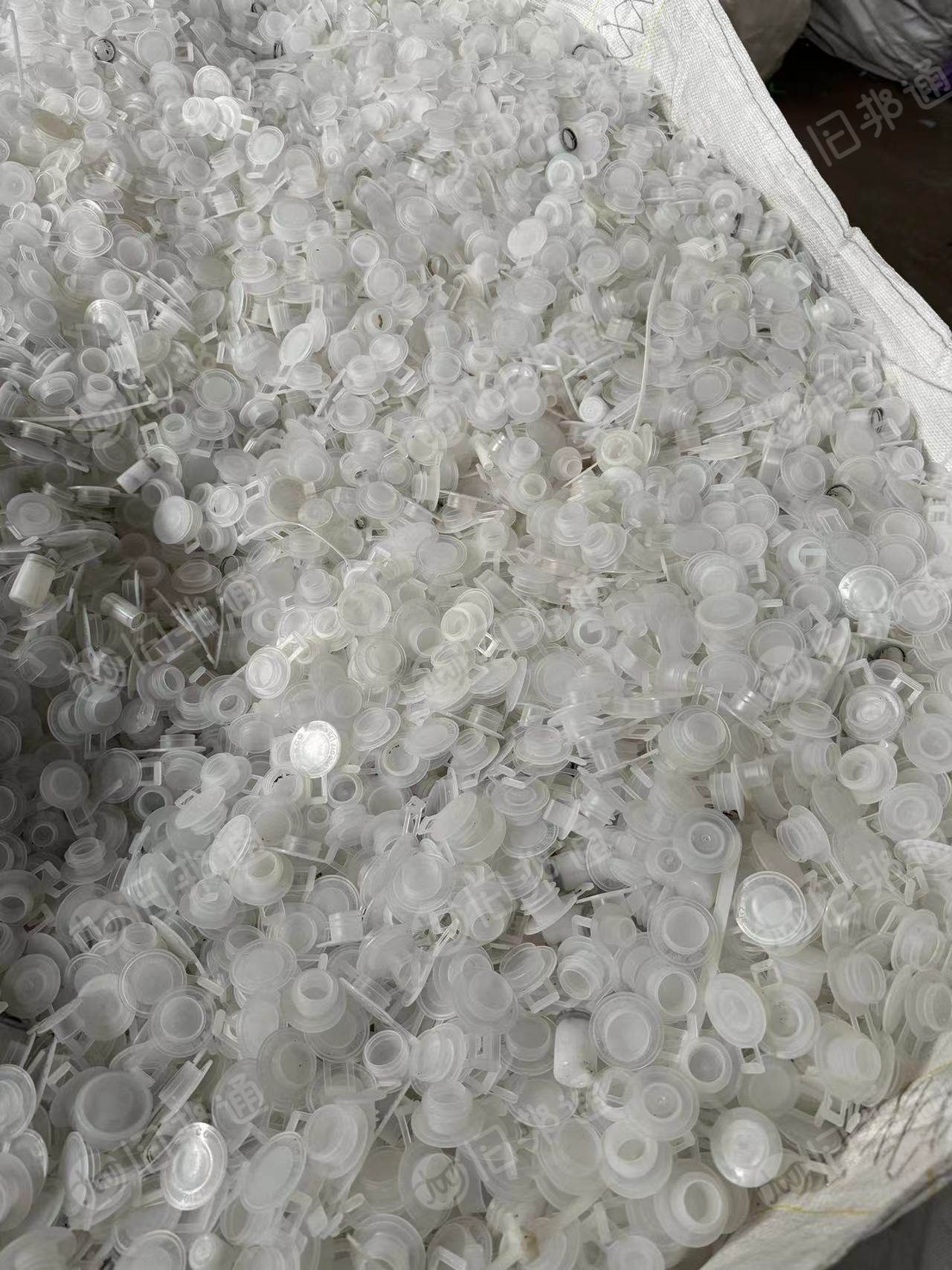 pe塑料盖,按吨卖,现货十吨多,出售