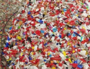 长期出售瓶盖粉碎料，瓶盖破碎料，现货几十吨