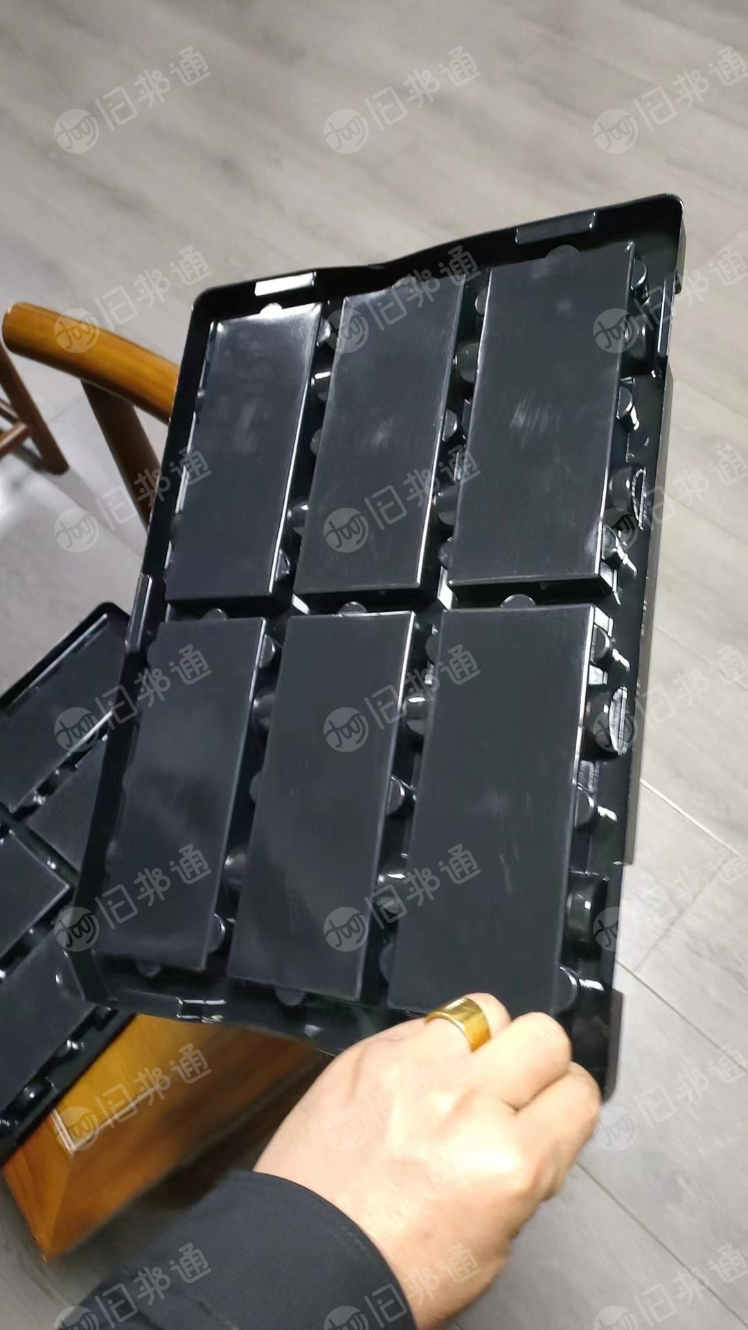 出售PET吸塑盒破碎料,黑白每个月各15吨