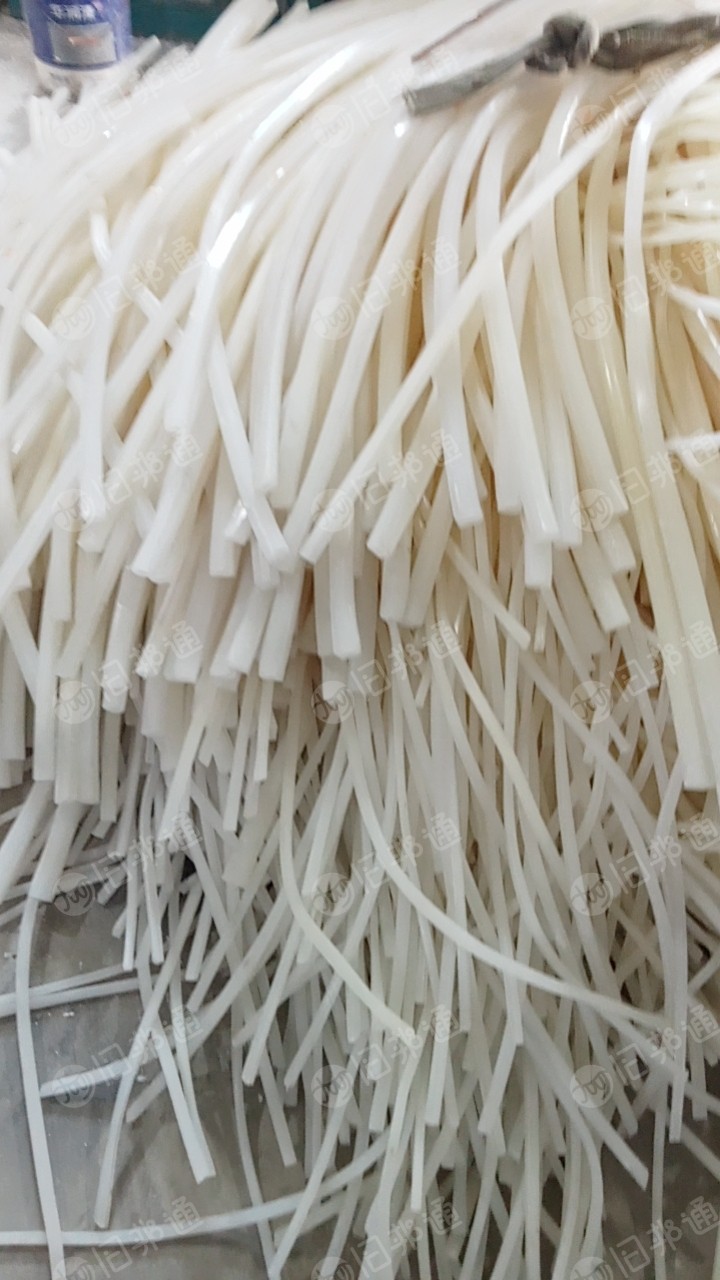 出售软质PVC胶条破碎料