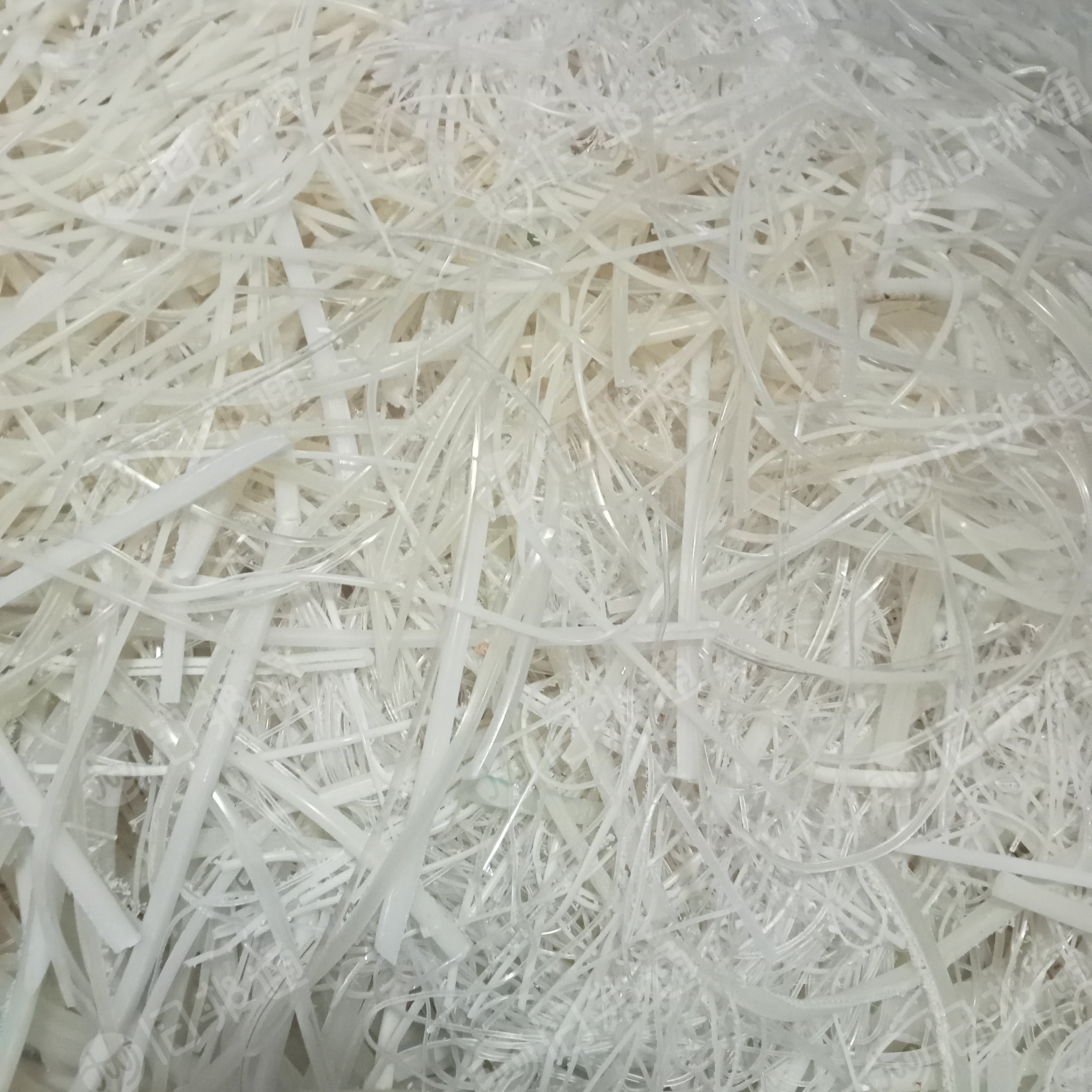 出售软质PVC胶条破碎料