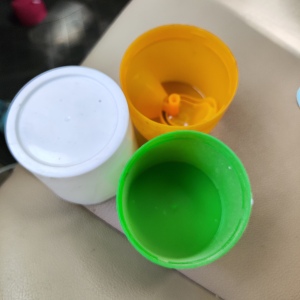 出售杀虫剂的瓶盖，现货4-5吨