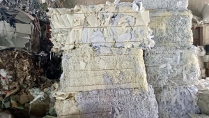 长期出售纯双胶纸废料