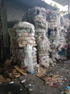 常年出售PE杂膜废料，PE膜废料