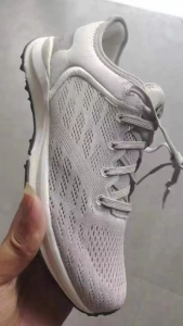 出售库存男士大码运动鞋2万双