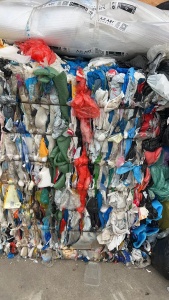 出售杂膜压包，月供300吨