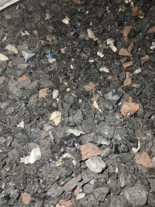 大量出售汽车厂塑料，亚克力破碎料