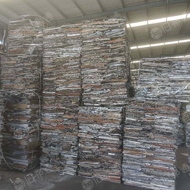 厂价大量收购火烧铝,破碎铝,生熟铝,易拉罐,铝屑等一切废铝