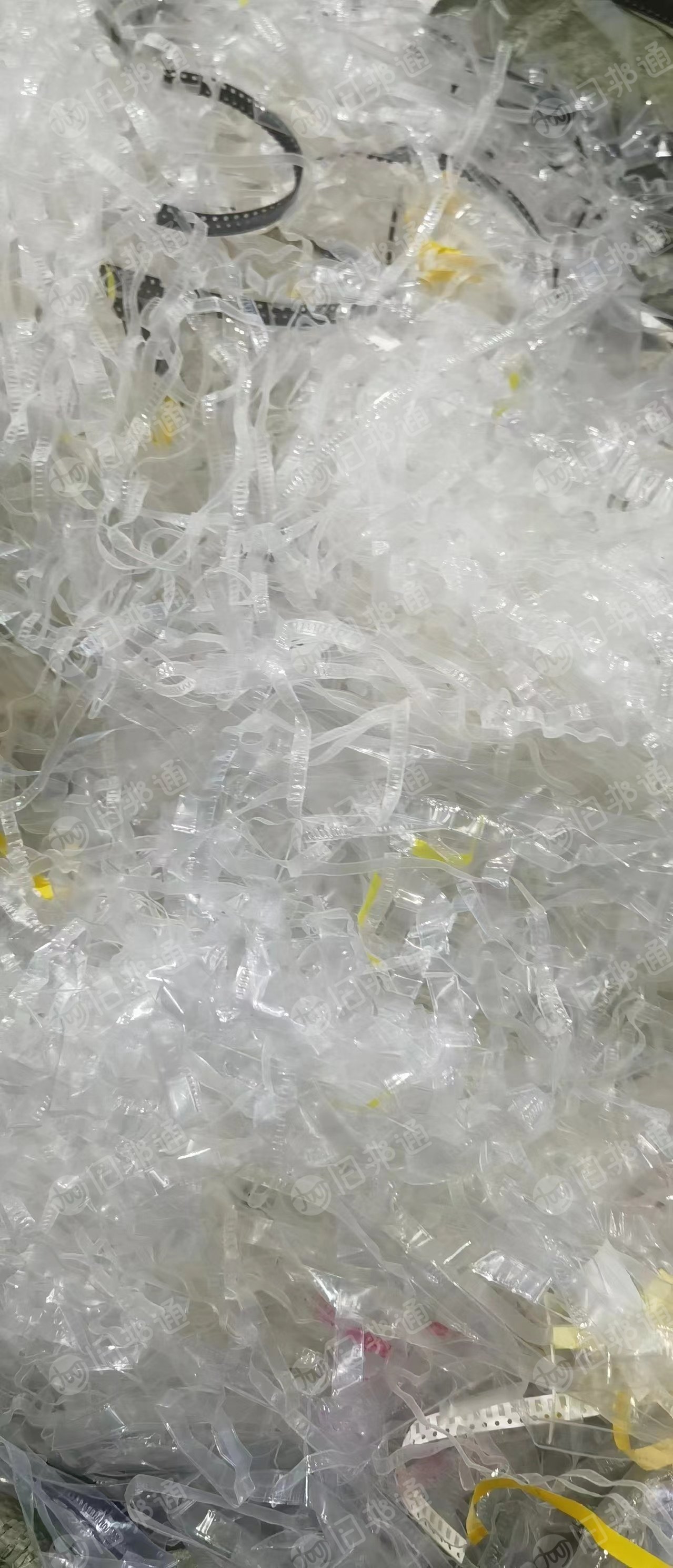 出售电子载带挑拣出来的杂膜料,可炼油,现货13米一挂,每月2车