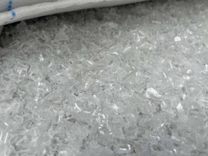 供应PET白片，蓝白片，油瓶瓶片等