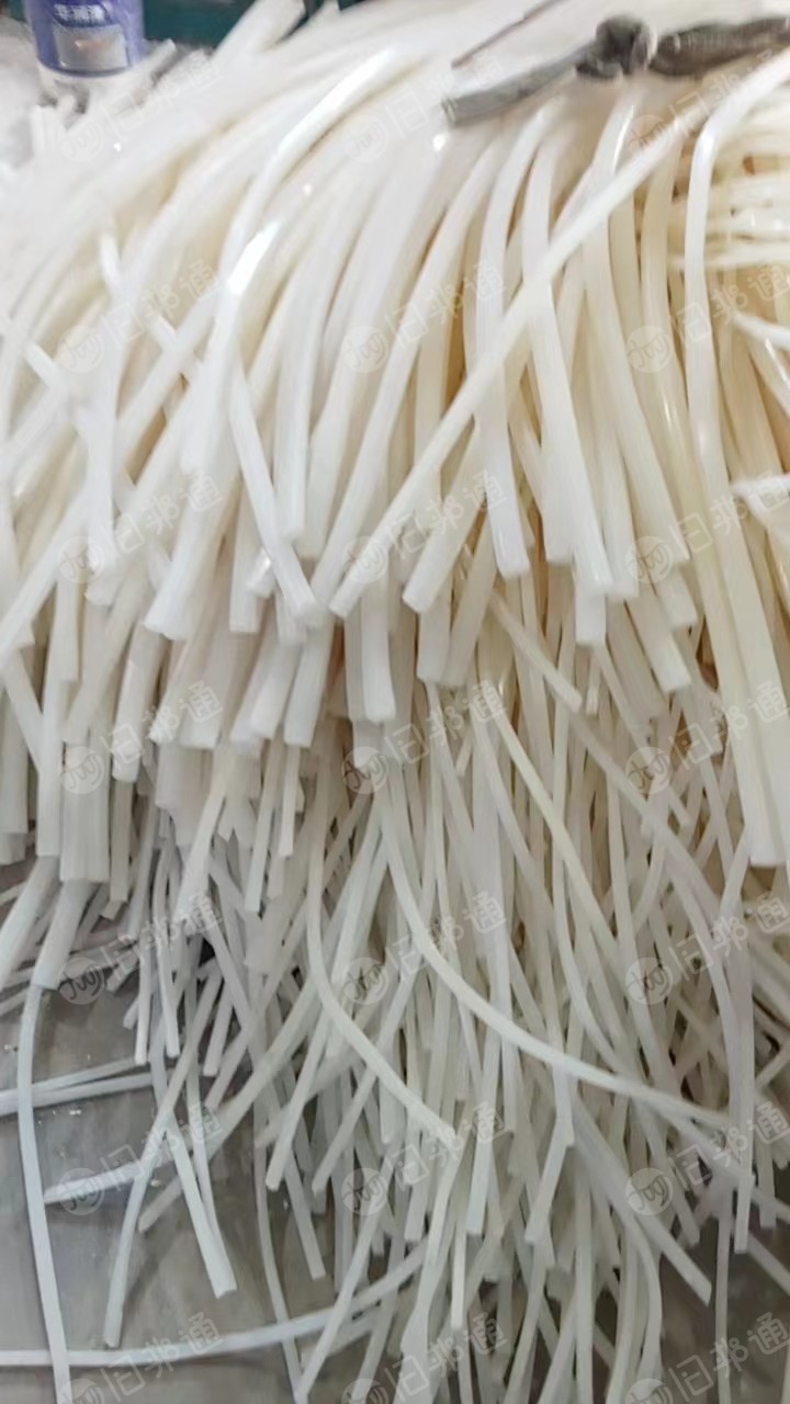 求购亚克力PVC胶条废料,软胶边废料