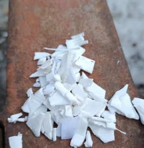 无字桶破碎料，现货7吨左右，长期出售