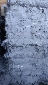 出售白卡纸，含膜百分之30