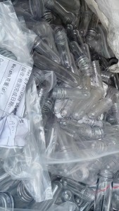 食品级PET瓶胚及PET食品级粒子统货出售，现货14吨 