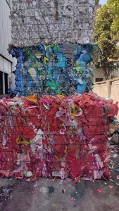 PP分色丙压块长期出售，现货40吨 ，红绿白都有