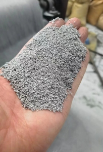 出售铝精粉，铝含量88-93，大量现货，用铝塑膜分离的油料加工的