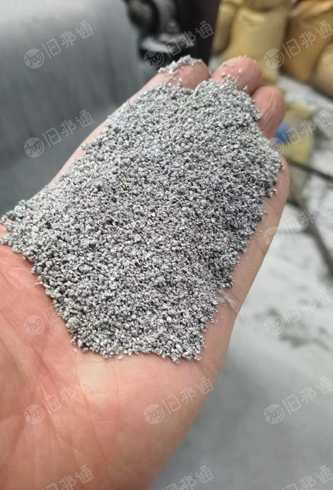 出售铝精粉,铝含量88-93,大量现货,用铝塑膜分离的油料加工的