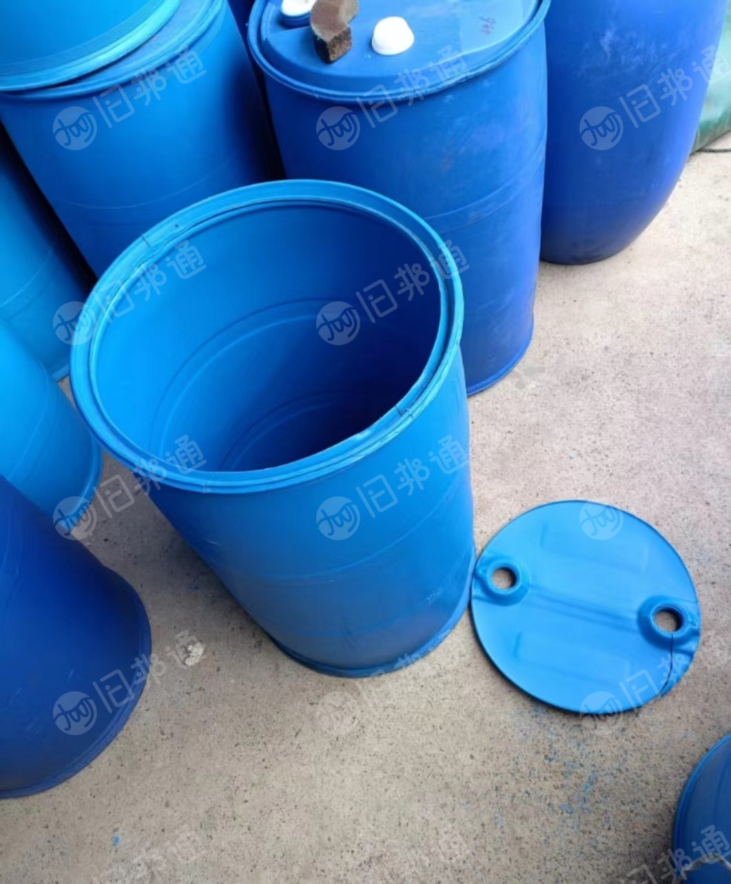 200升的蓝桶，已切割，有几百个，有单环桶和双环桶，现货出售