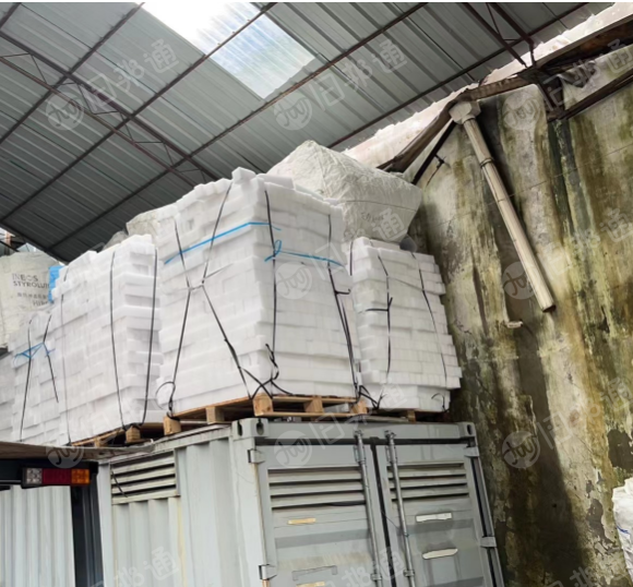 EPE珍珠棉边角料长期出售,每月两车6.8.3500/吨