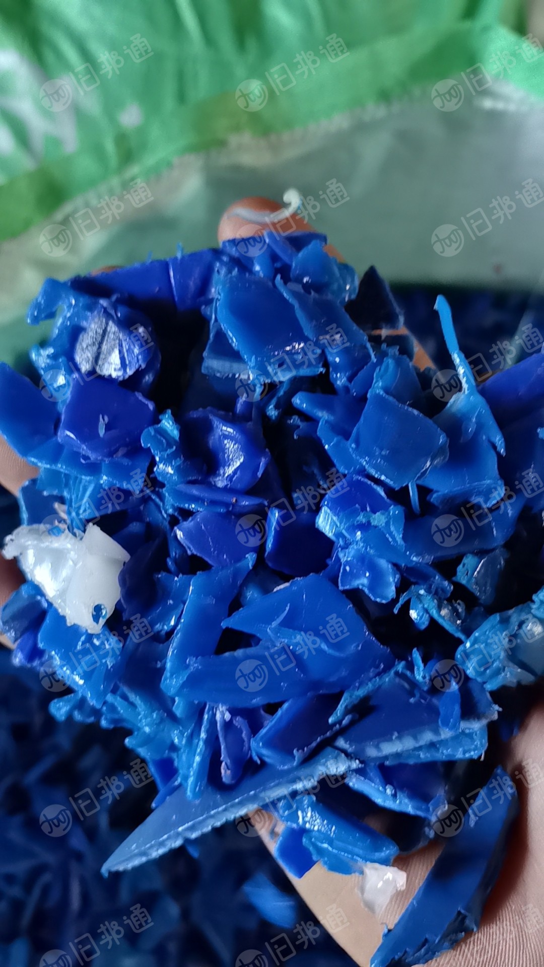 一二级蓝桶破碎料长期大量出售,全漂的,月供200吨