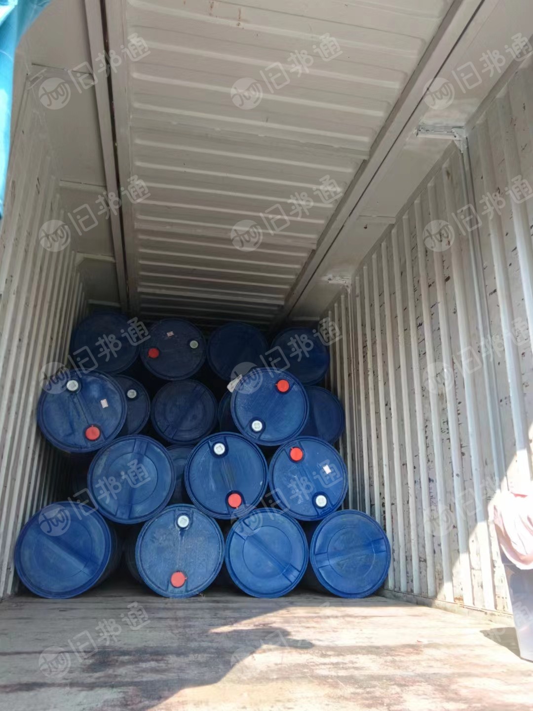 长期出售PE二手蓝桶,200L的,月供几千个