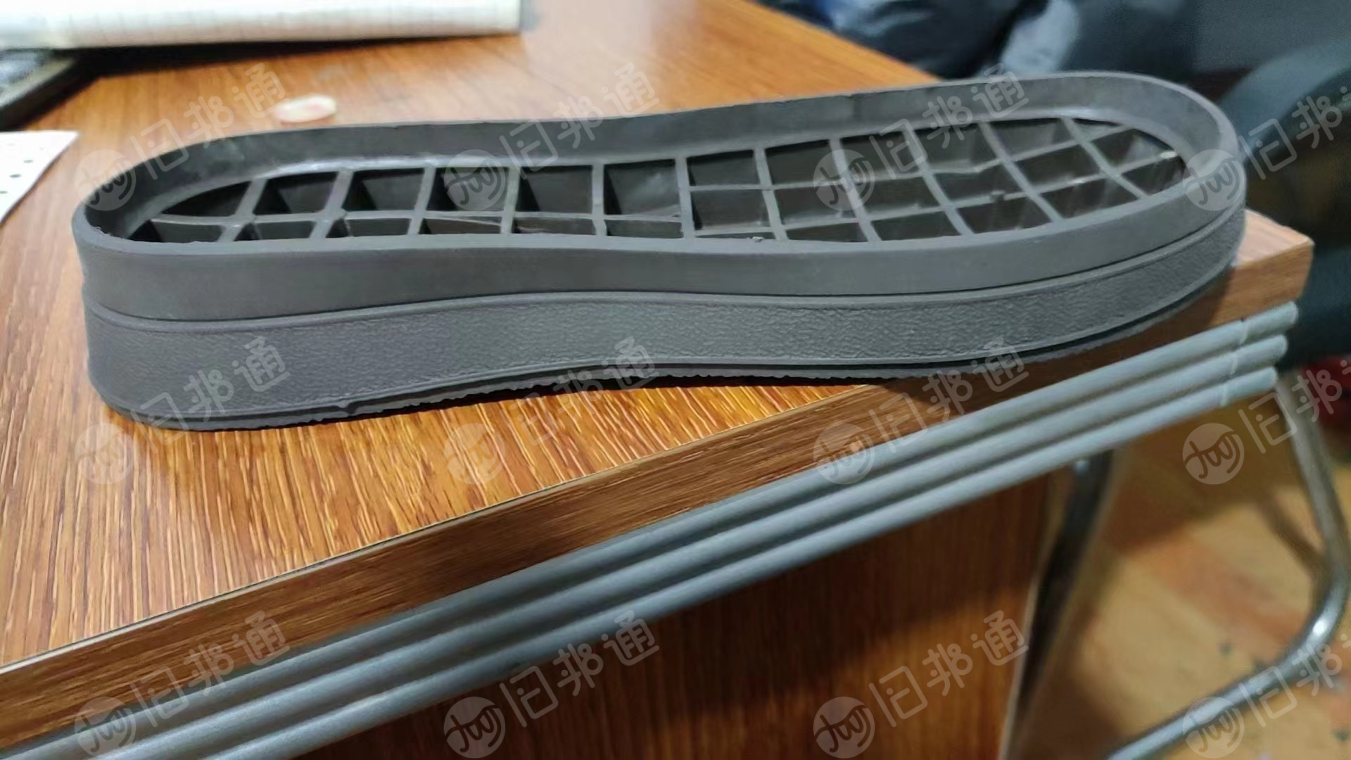 求购软质PVC破碎料,做鞋底用,颜色不限