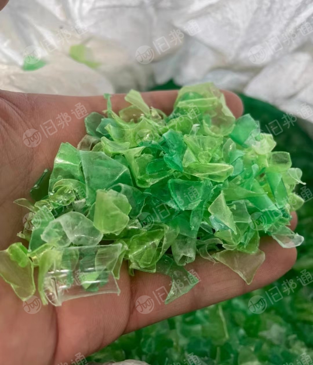 pet绿色瓶片,热洗的,现货15吨,长期出售