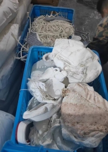 pvc软发泡鞋厂机头料和白色，杂色破碎料大量现货，钙粉百分之十，现货四五十吨，出售