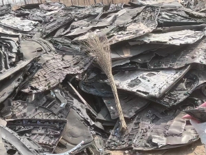 求购汽车配件，内饰，包裹件一级带漆的PC,ABS,合金等注塑机头料，水口料等