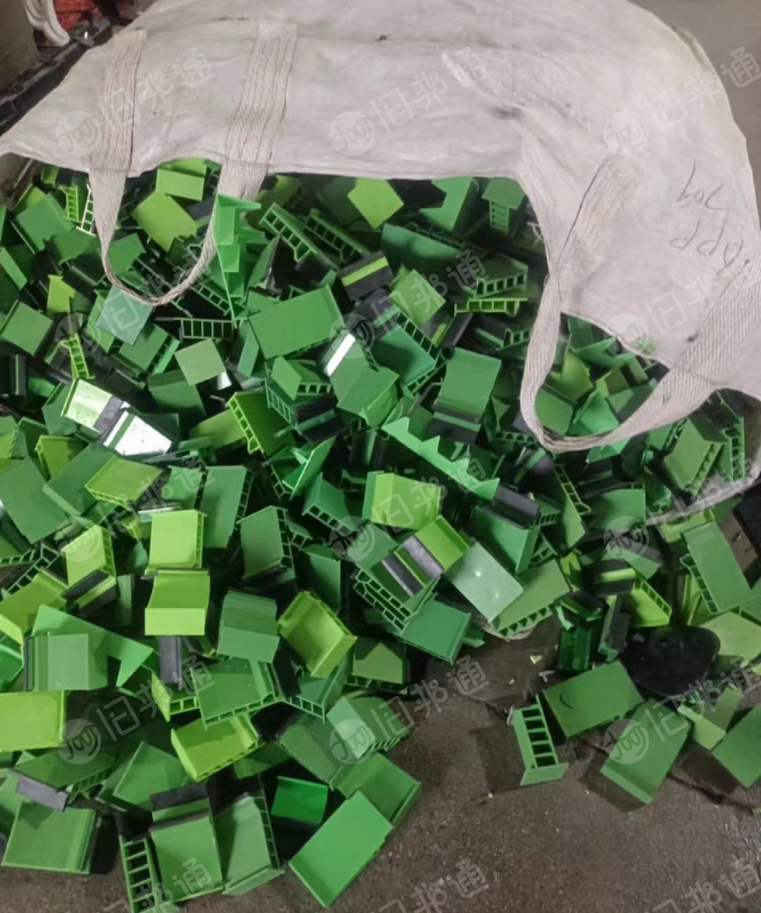 abs护角破碎料,现货10吨,出售