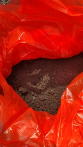 出售含锌除尘灰，锌含量6-8，铁含量30左右