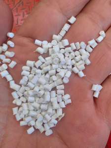 PA6中白料现货11吨，现货出售