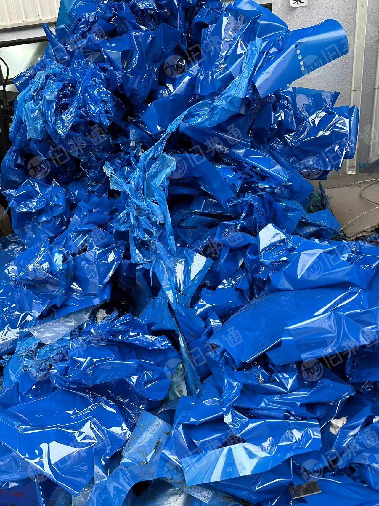 比亚迪厂下来的PET蓝膜废料长期出售，现货15吨 