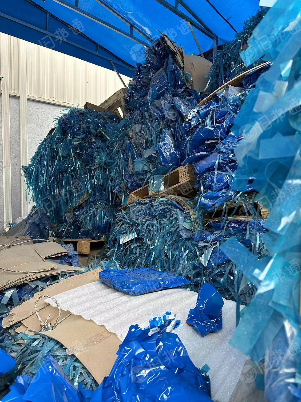 比亚迪厂下来的PET蓝膜废料长期出售，现货15吨 