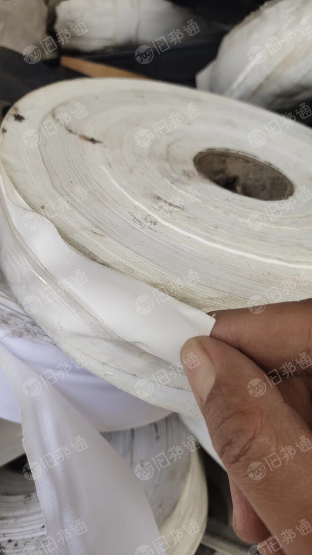 出售油画布布条成盘料十几吨
