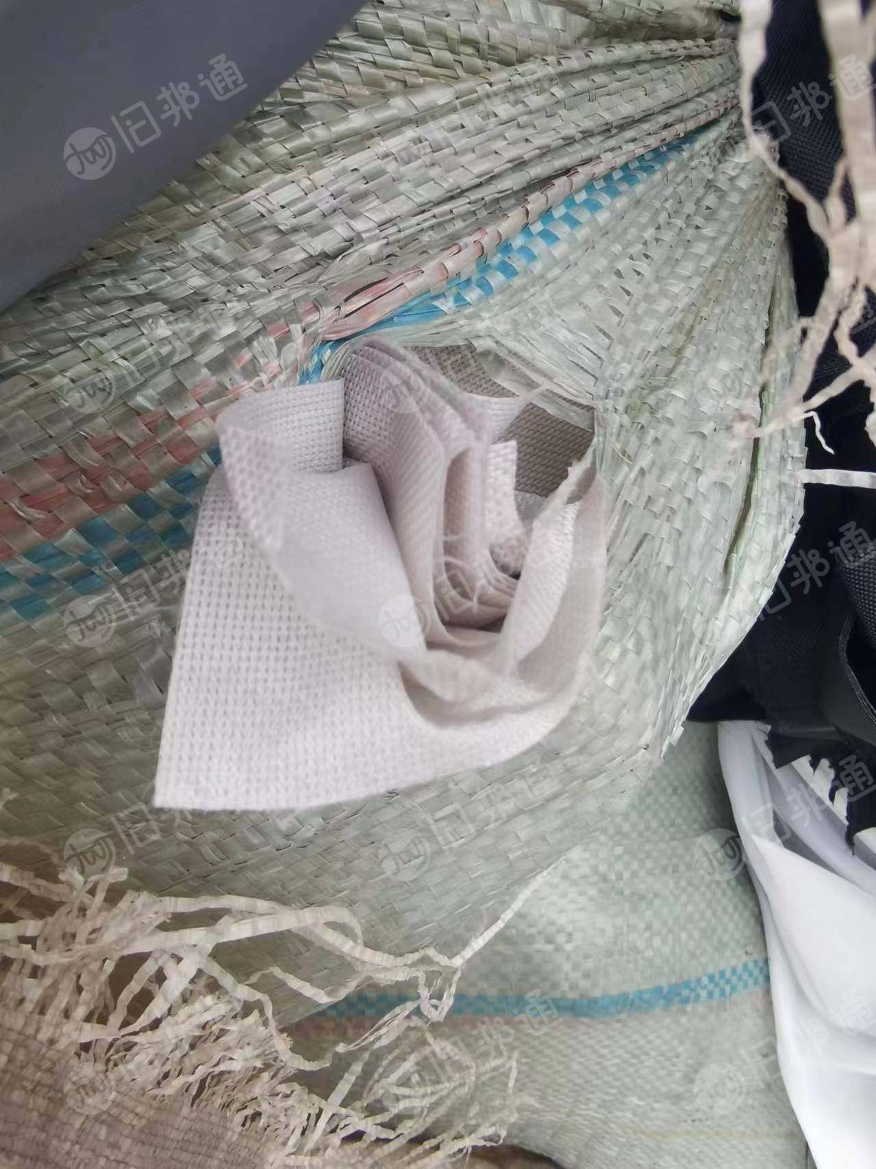 出售pe膜复合涤纶布十几吨