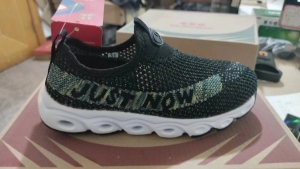 库存鞋子，男鞋，运动鞋 出售