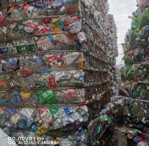 长期出售三色瓶砖，聚酯瓶砖