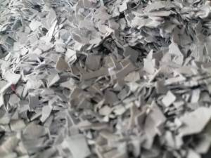 出售PVC扑克牌破碎料，没有覆膜，光片，现货近30吨