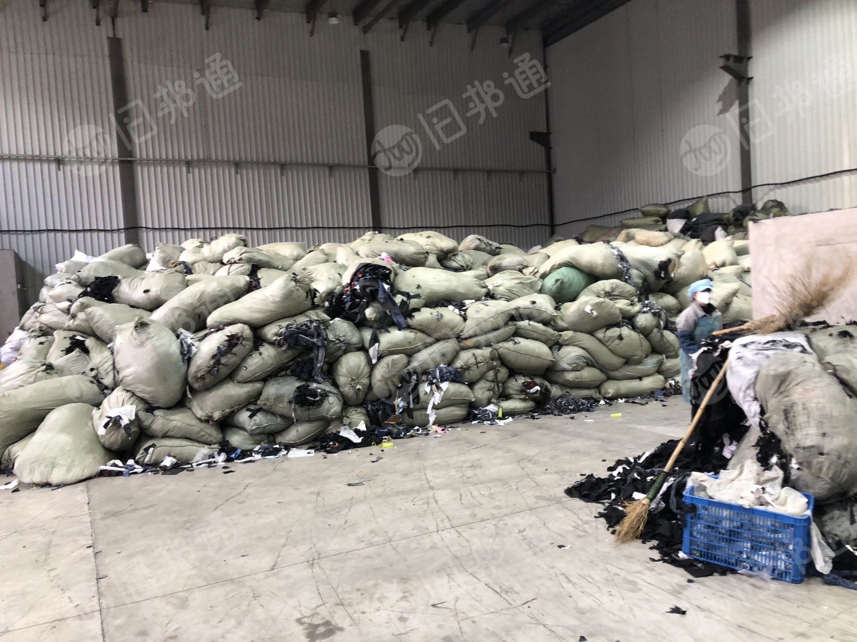 回收杂色碎布,牛仔碎布料,涤棉牛仔开花料,涤棉碎布料,蓝色牛仔碎布
