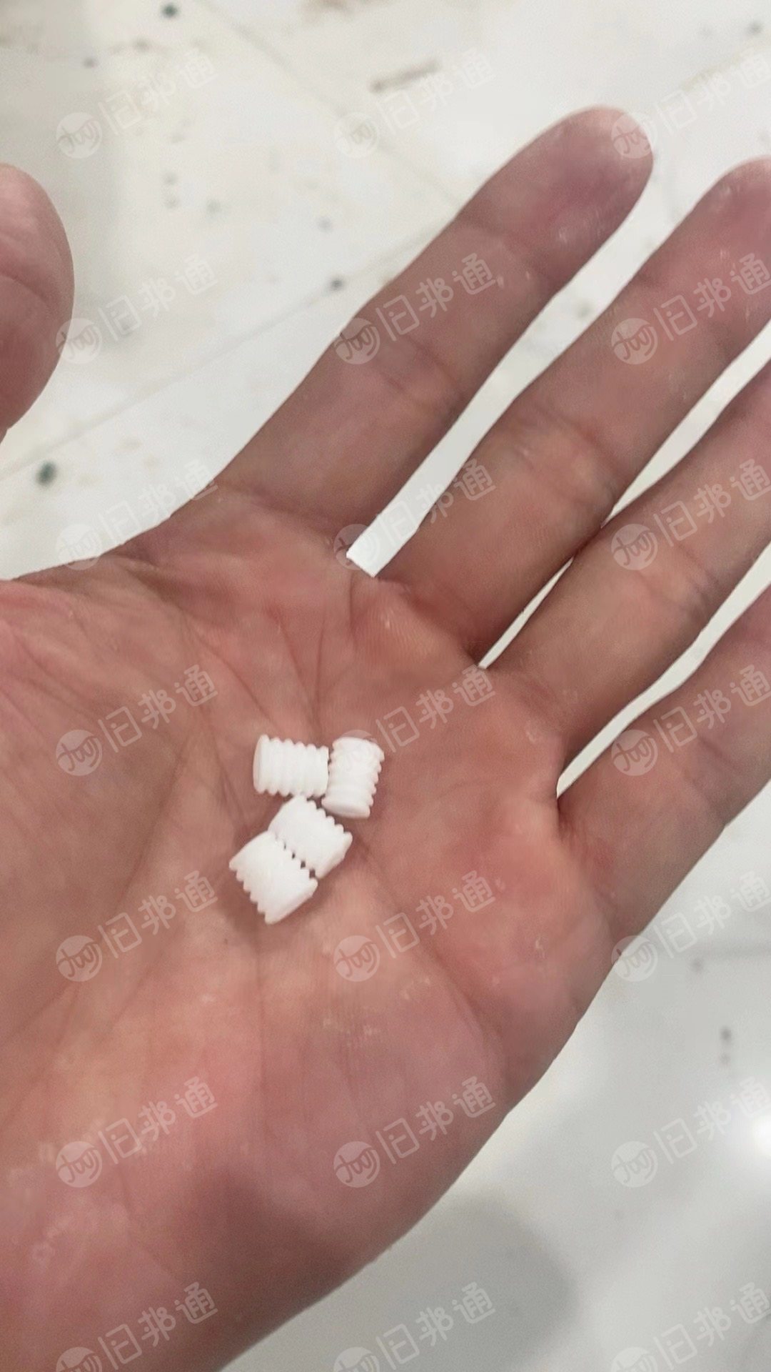 出售20吨口罩s扣,5吨珠子