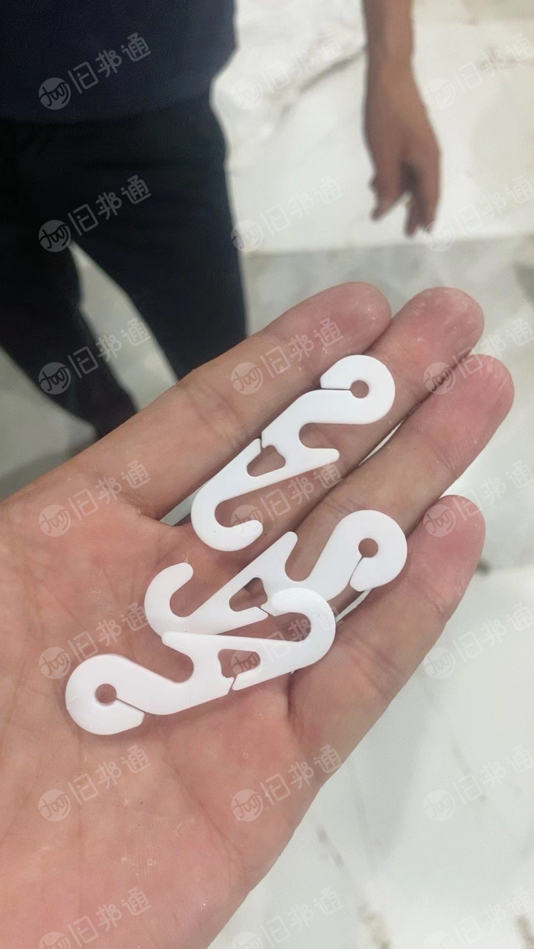 出售20吨口罩s扣,5吨珠子