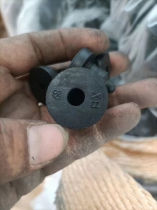 橡胶活塞，便宜处理3吨，现货出售