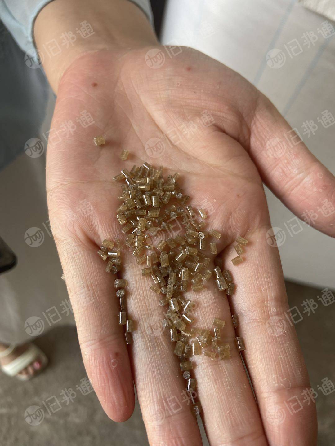 厂家长期求购EPS大白颗粒,茶透颗粒,要求过60-80目。月需1000吨